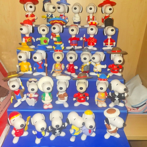 Peanuts Other - Snoopy Vintage Rare Collectable Set - 32 Prestine Condition